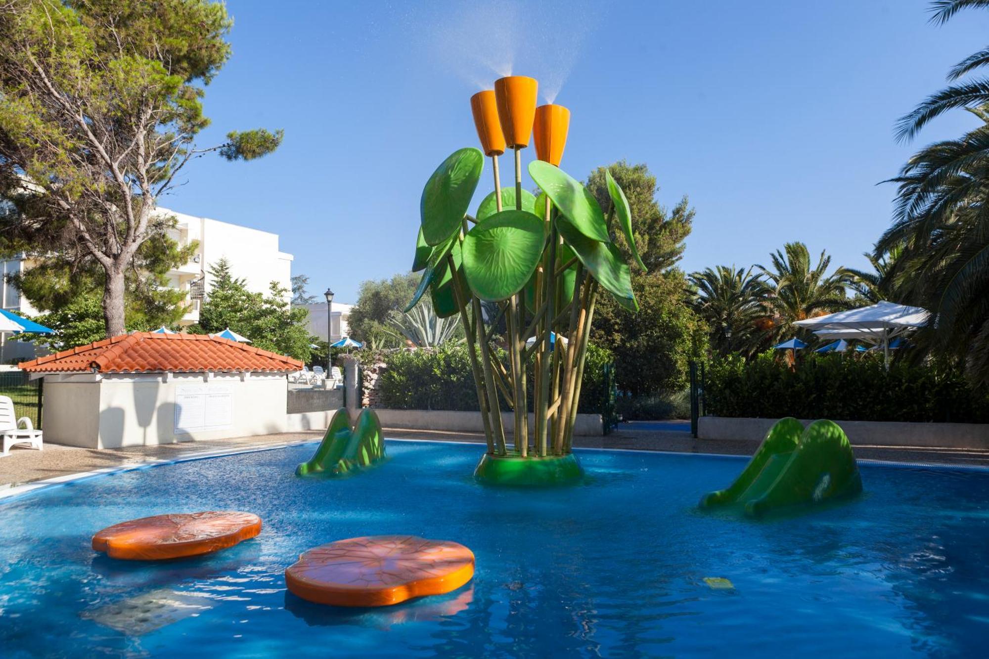 Hotel Waterman Kaktus Supetar Buitenkant foto